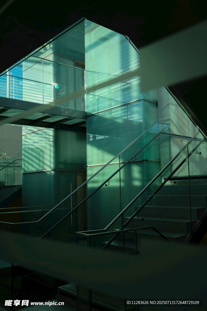现代玻璃楼梯建筑景观