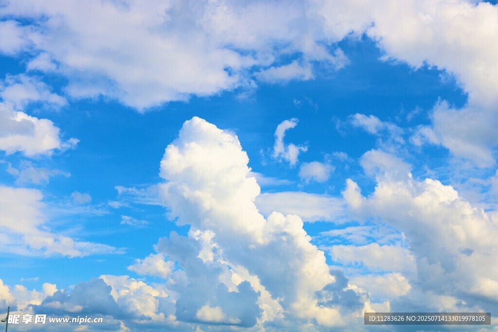 蓝天白云美景