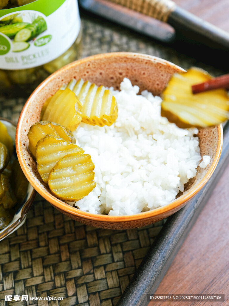 酸黄瓜米饭