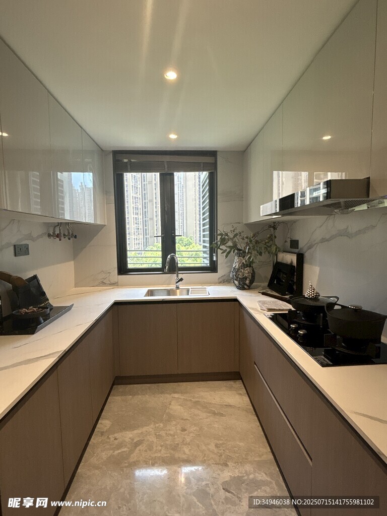 现代简约风格开放式厨房