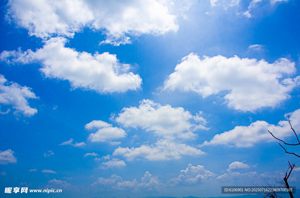 蓝天白云