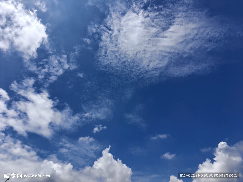 蓝天白云美景