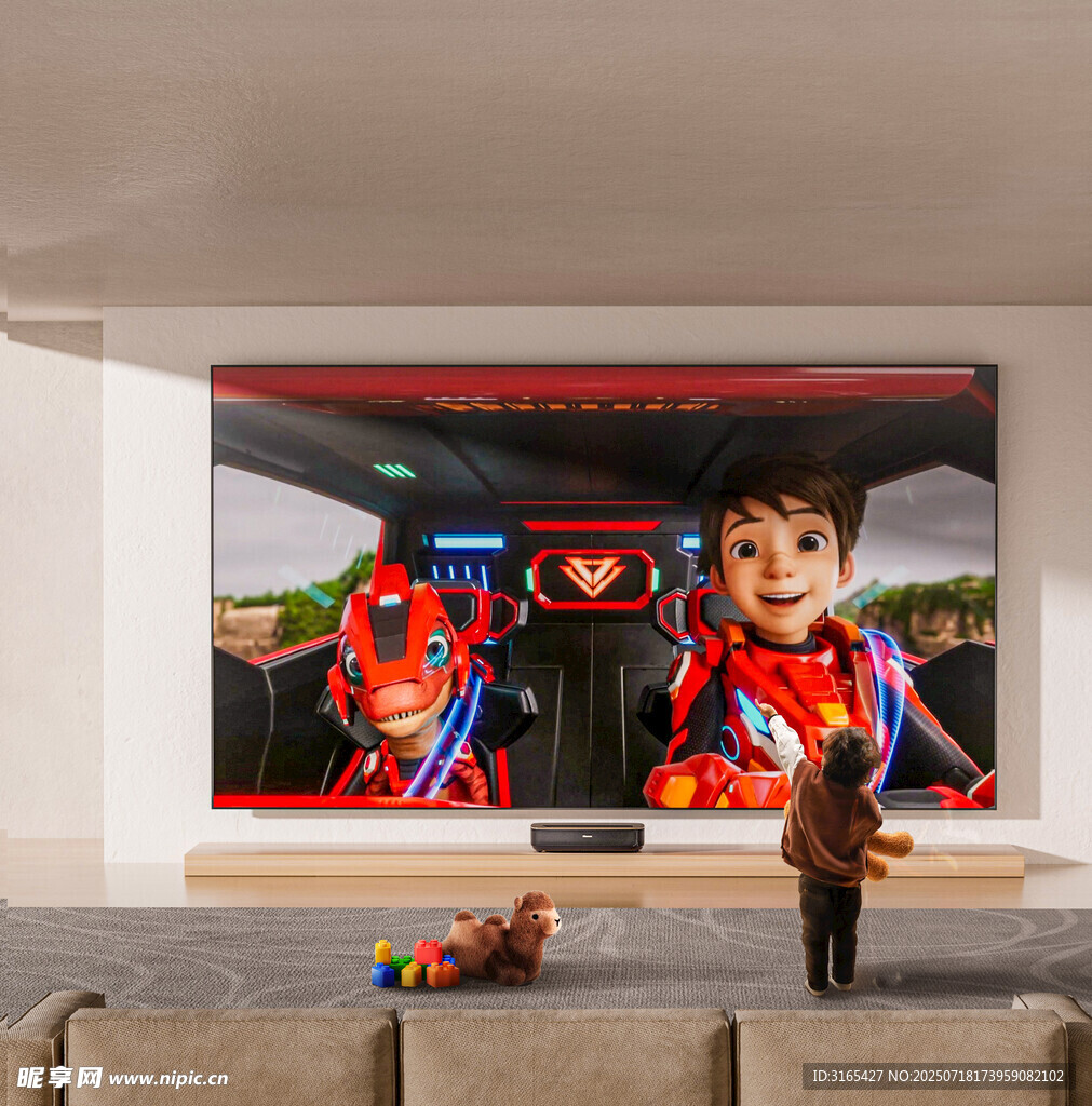 小孩凝视大幅动画人物画面