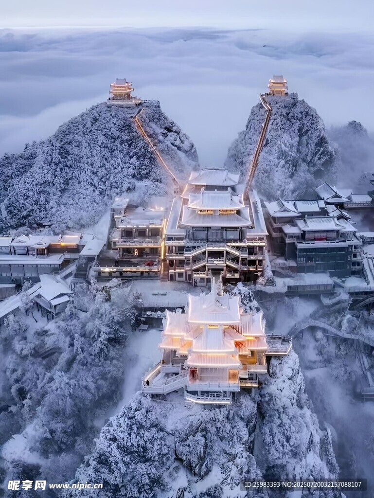 雪山古建筑