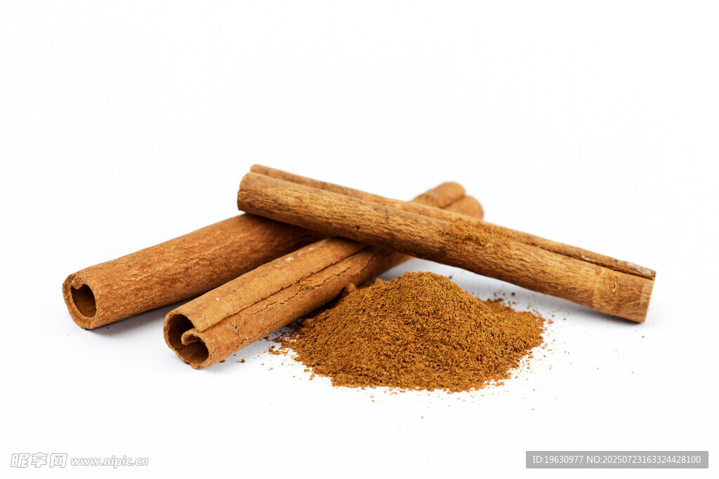 肉桂棒与肉桂粉特写