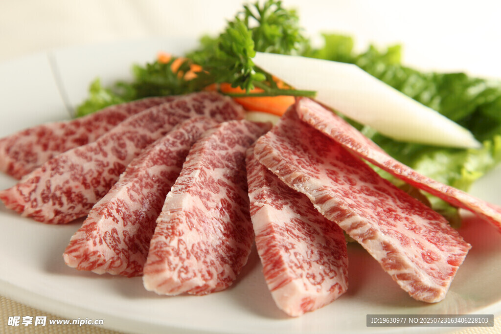 新鲜牛肉片摆盘展示