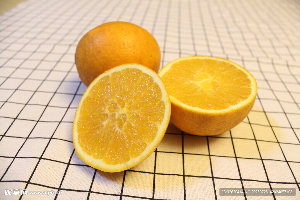 新鲜橙子
