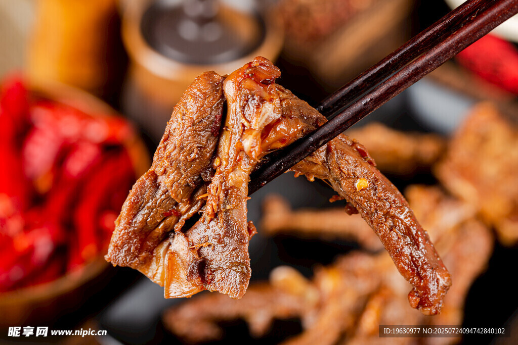 美味麻辣鸭锁骨