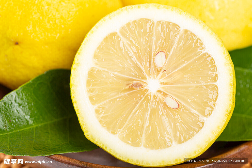 新鲜柠檬切片