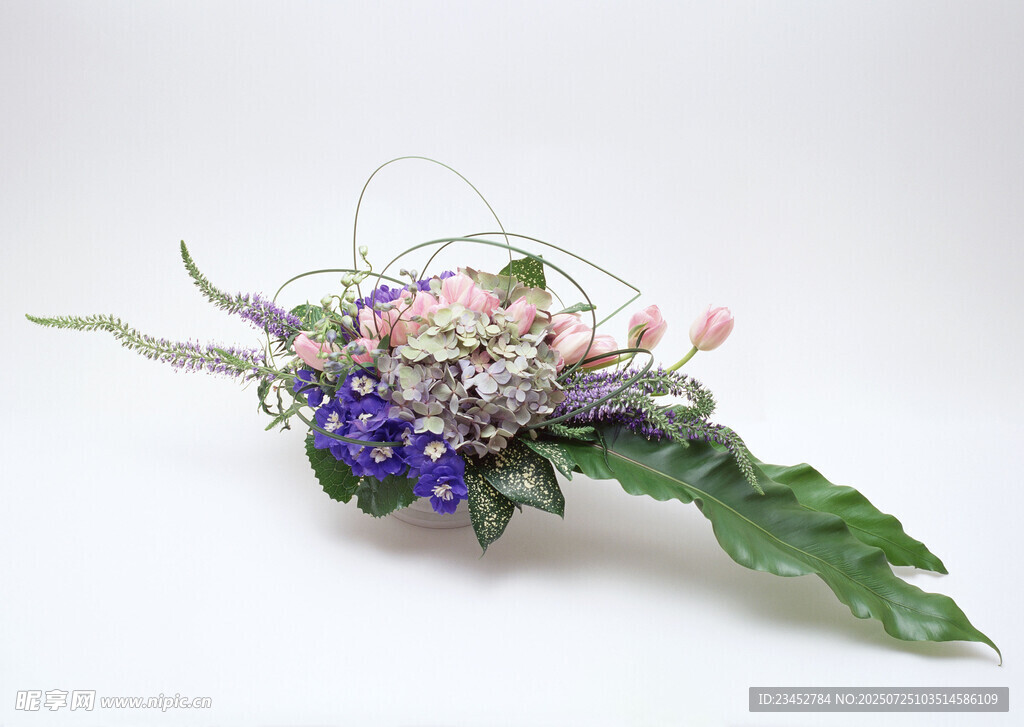 精致多彩花卉胸花