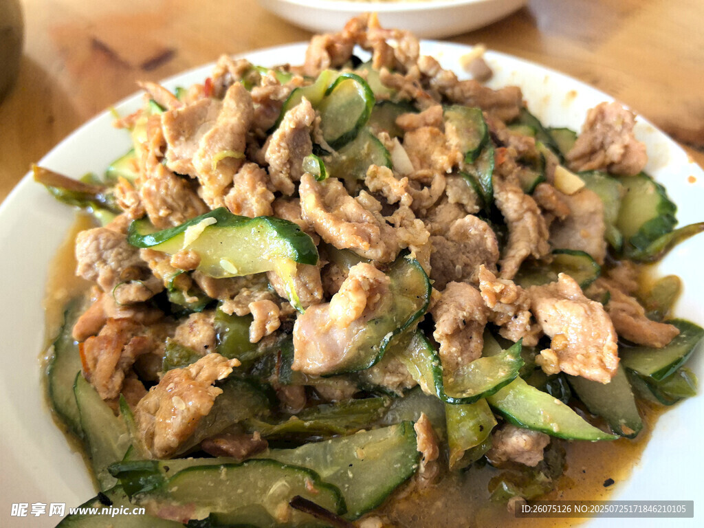 黄瓜炒肉片