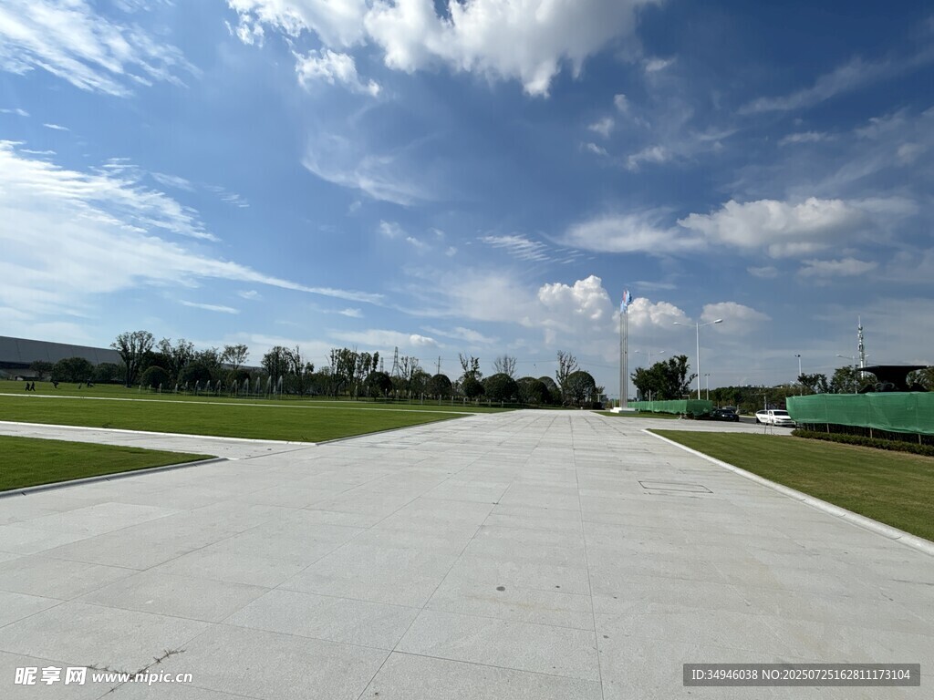 空旷平坦的户外场地