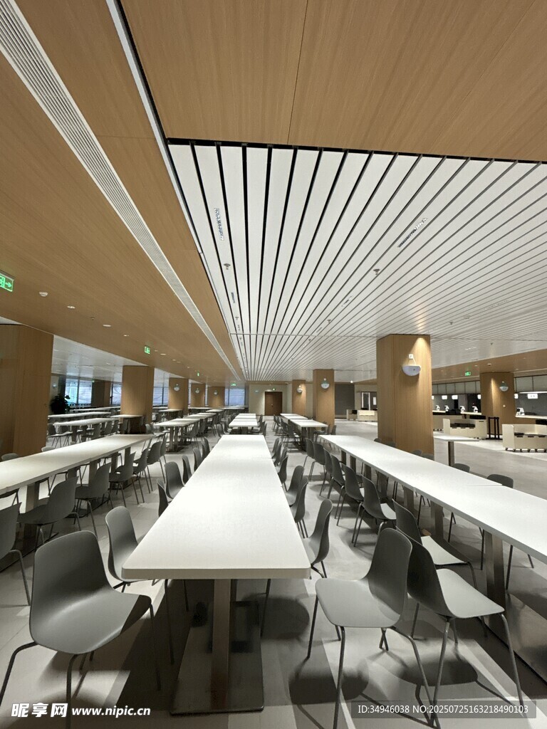 现代简约风格餐厅室内场景