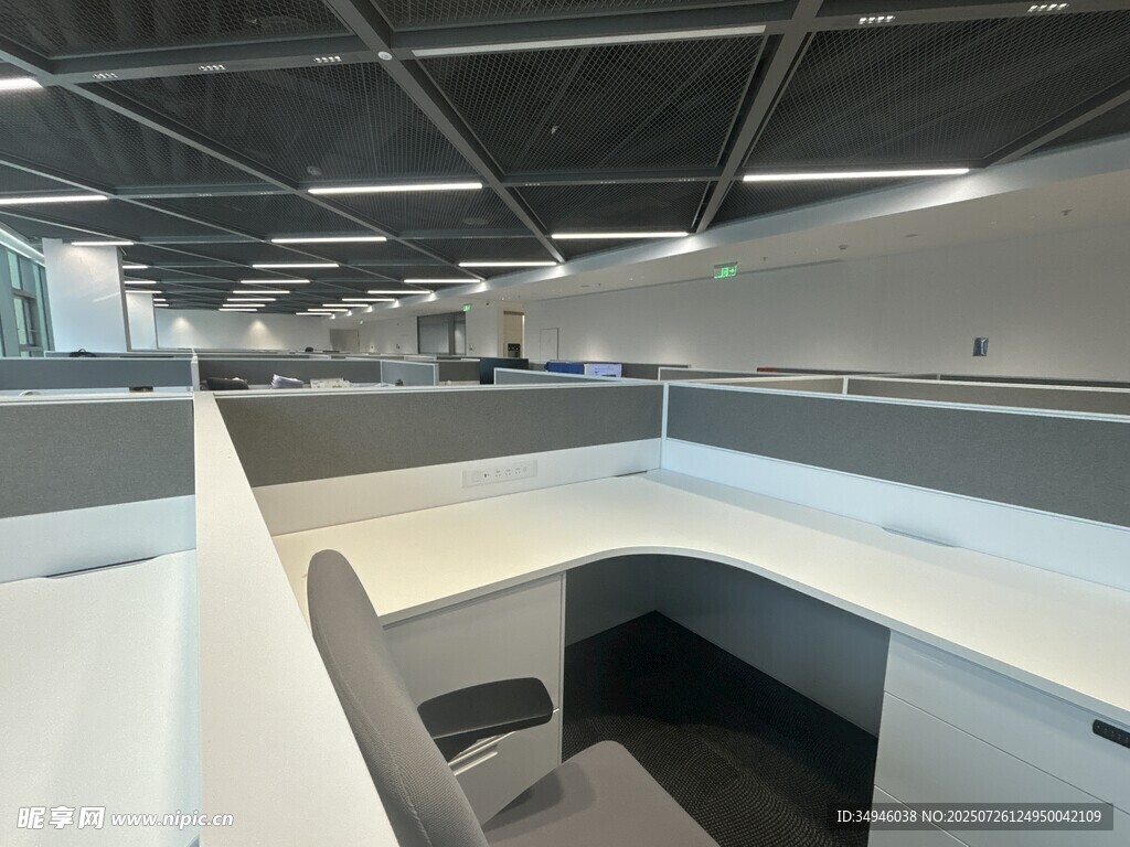现代办公区域开放式工位