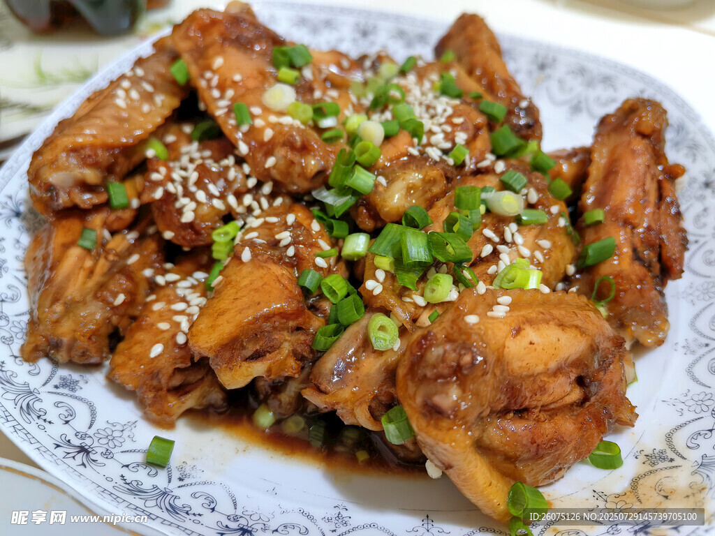 美味酱汁鸡翅尖