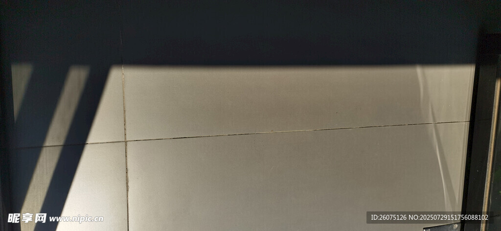 阳光照进室内景象