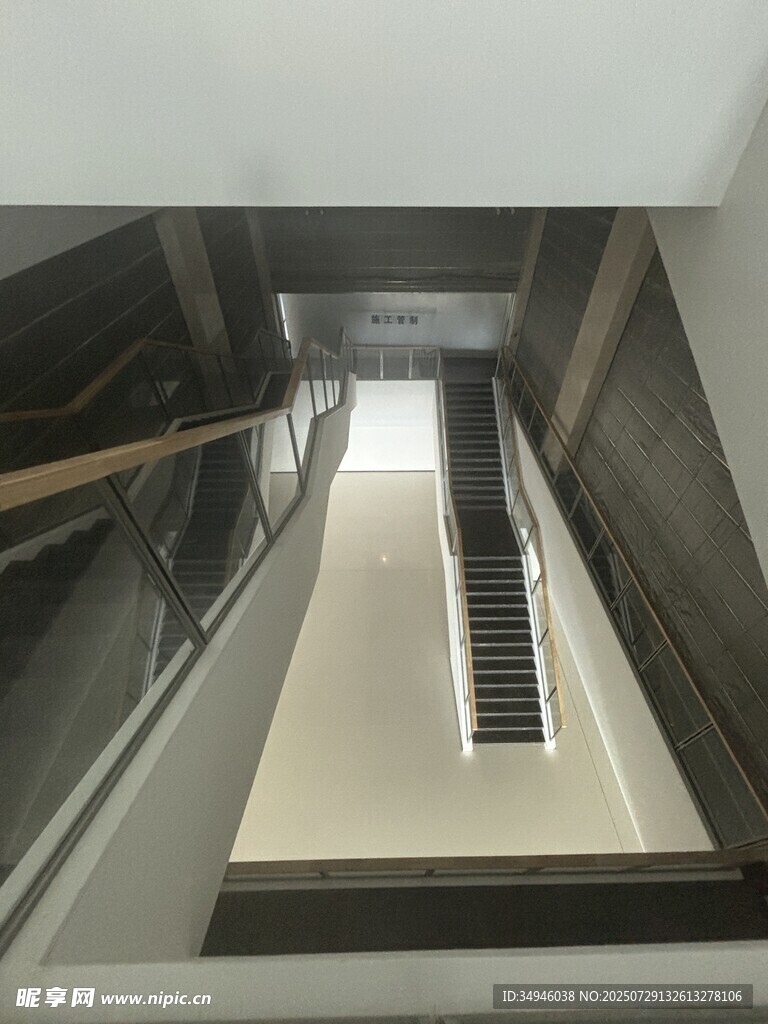 现代简约风室内楼梯空间