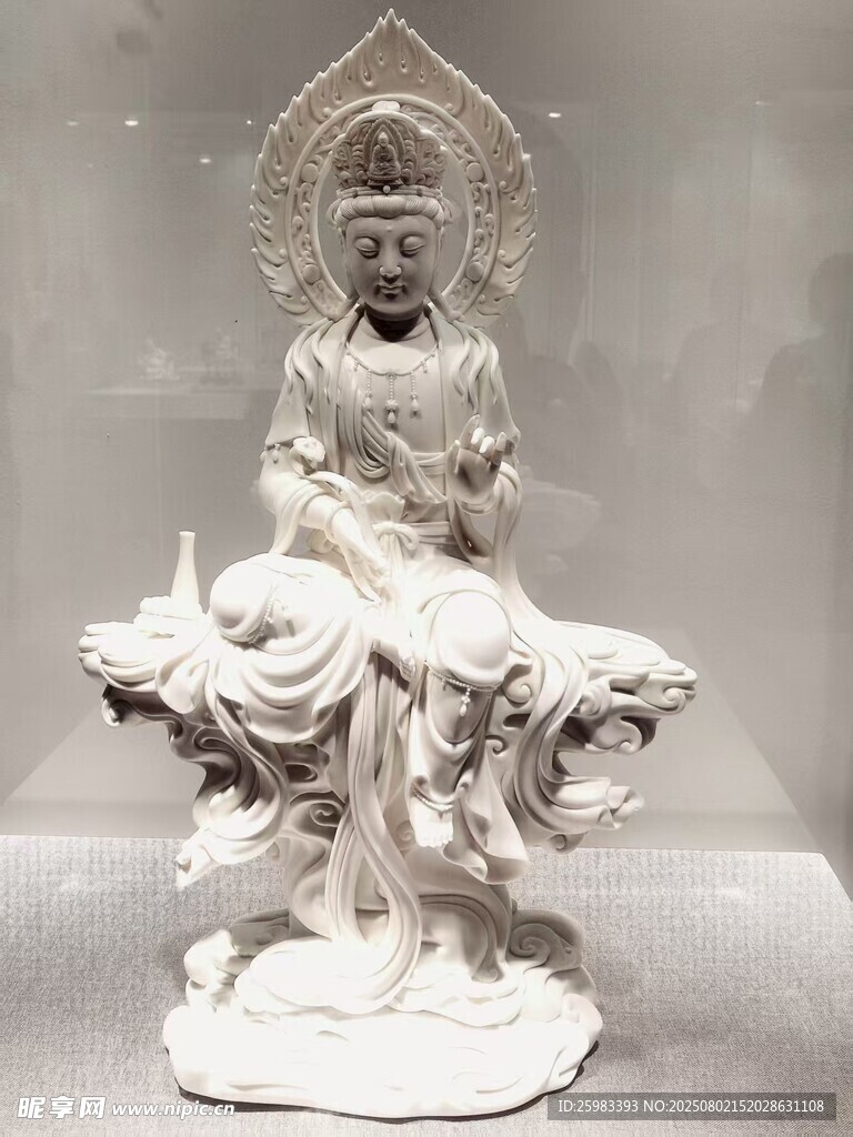 白瓷观音像