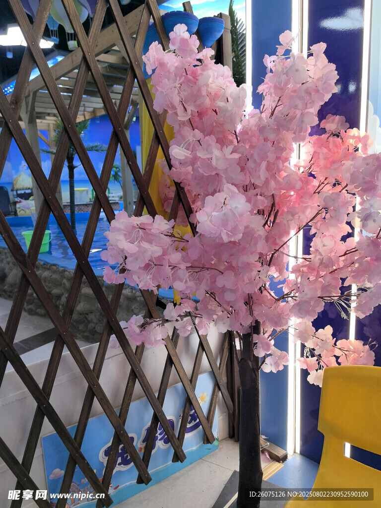 室内粉色仿真樱花树景观