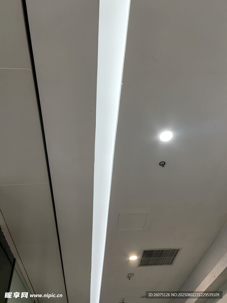 现代简约风格室内天花板