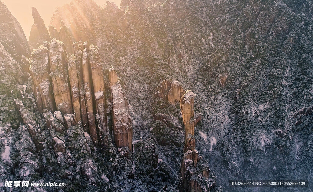 冬日山林雪景