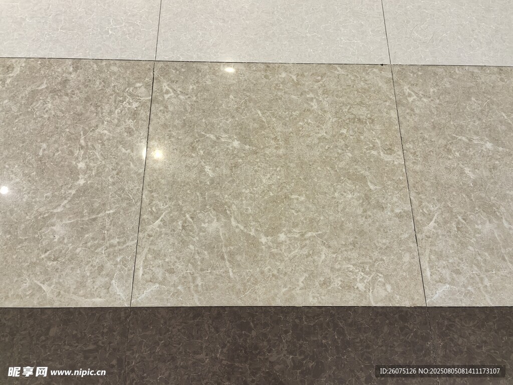 浅米色大理石瓷砖地面