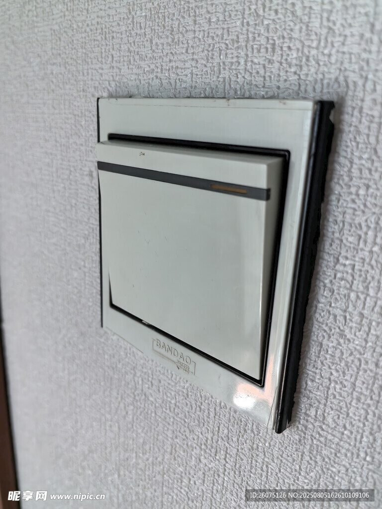 现代简约风格开关面板
