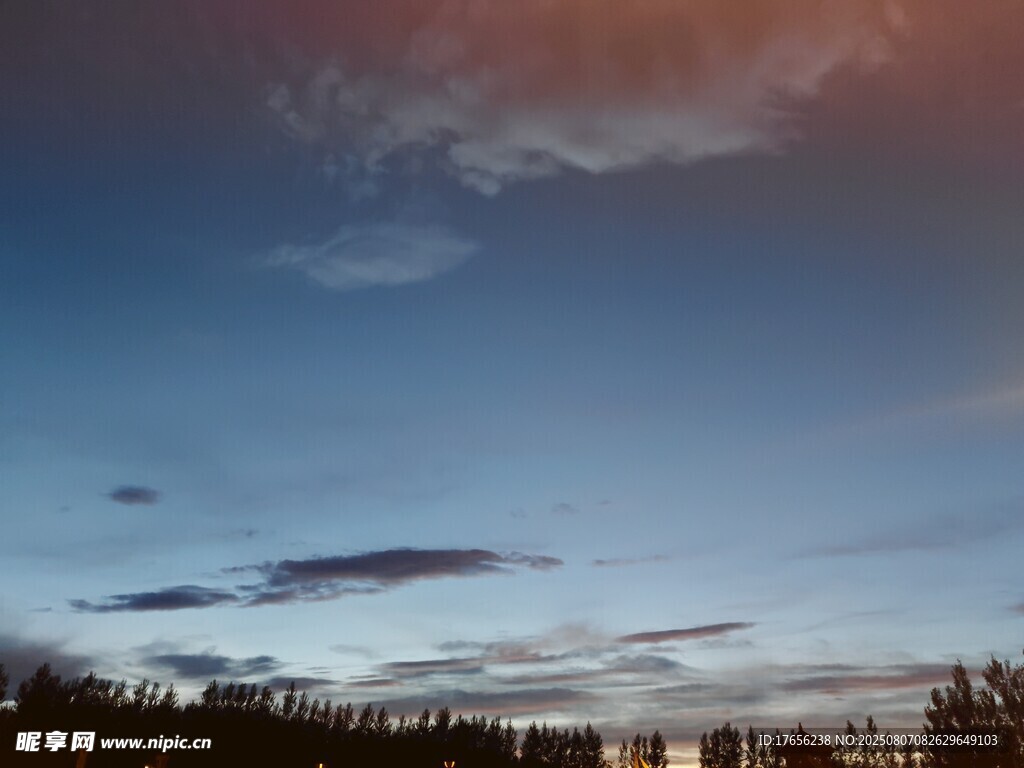 黄昏时分的天际美景