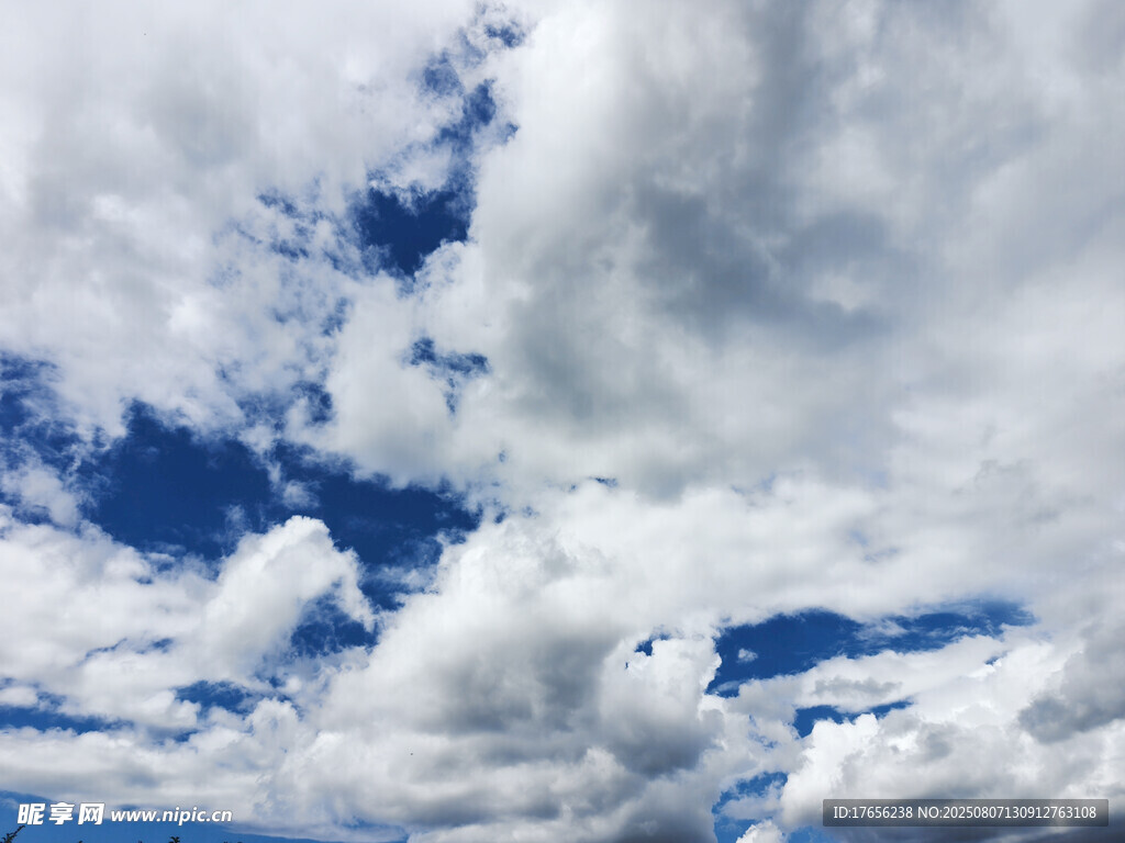 蓝天白云美景