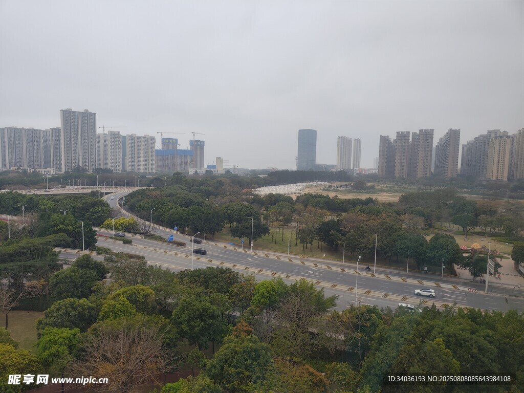 城市远景与道路景观
