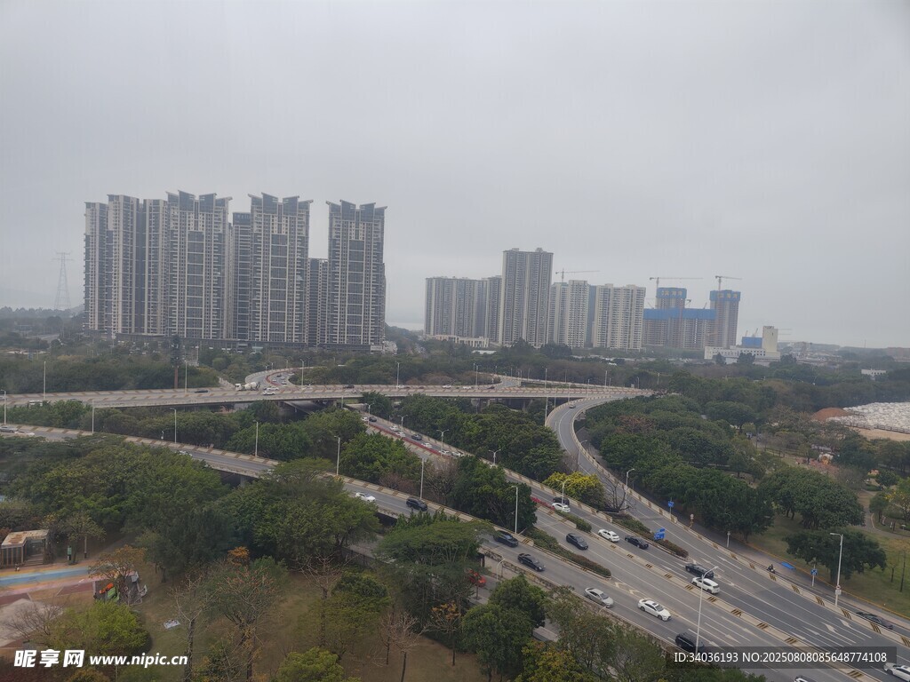 城市交通与高楼景观