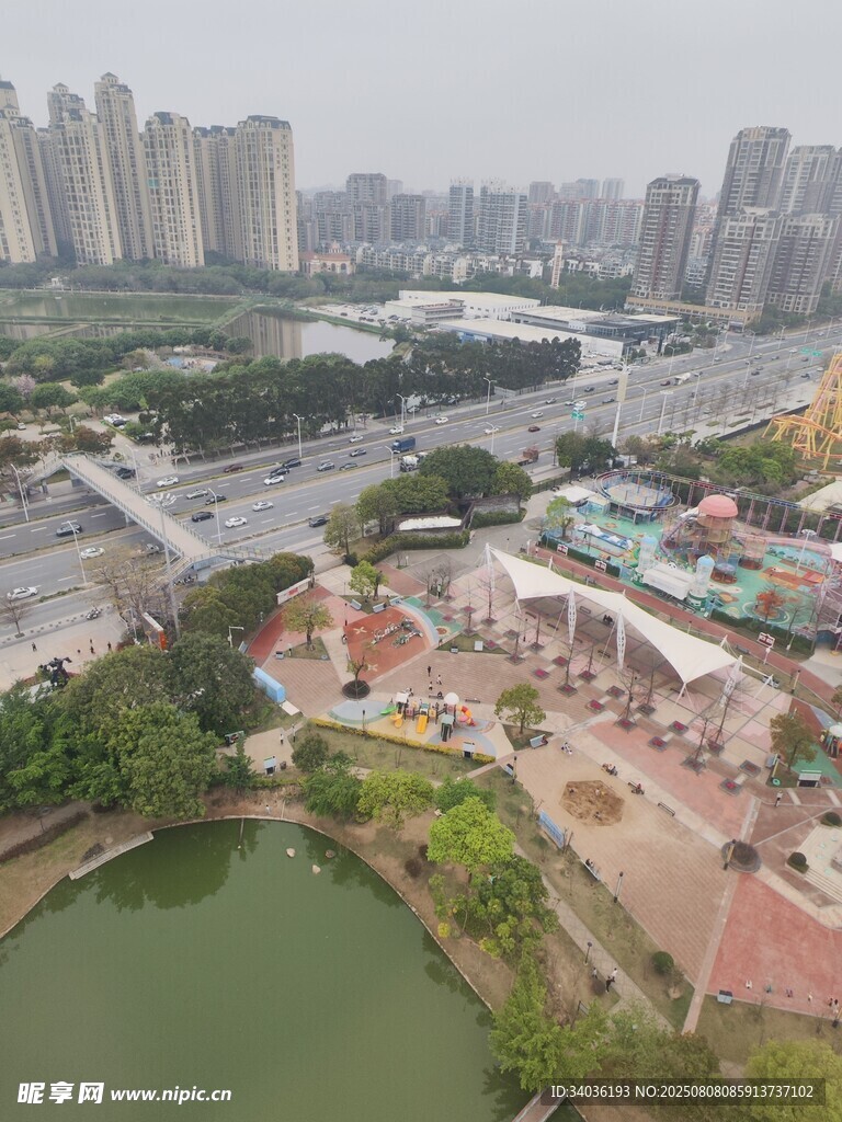 城市景观中的公园与建筑