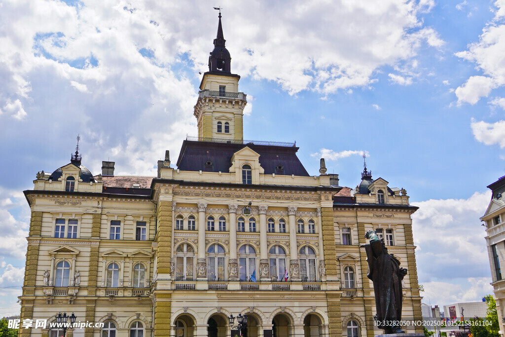 古典风格市政厅建筑景观