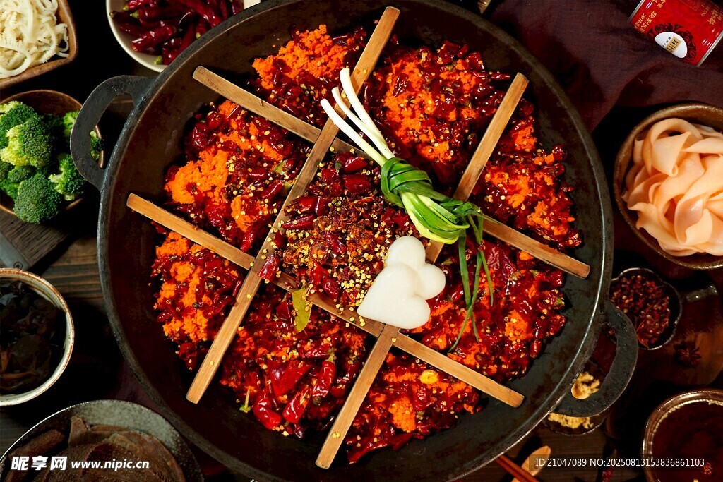 麻辣鲜香的特色火锅盛宴