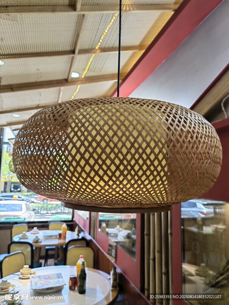 藤编吊灯