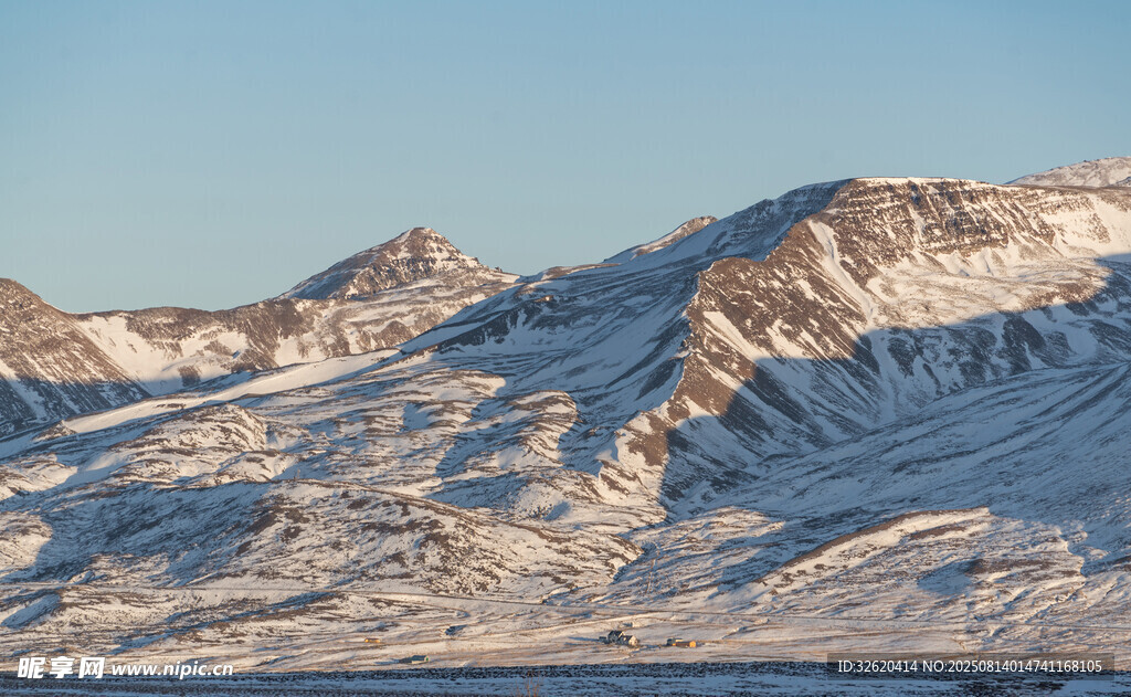 雪山壮丽景致