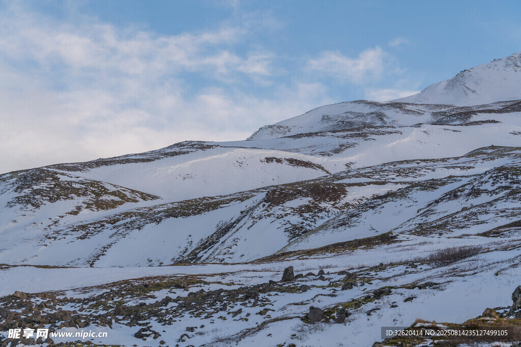 雪山景致 自然纯净之美