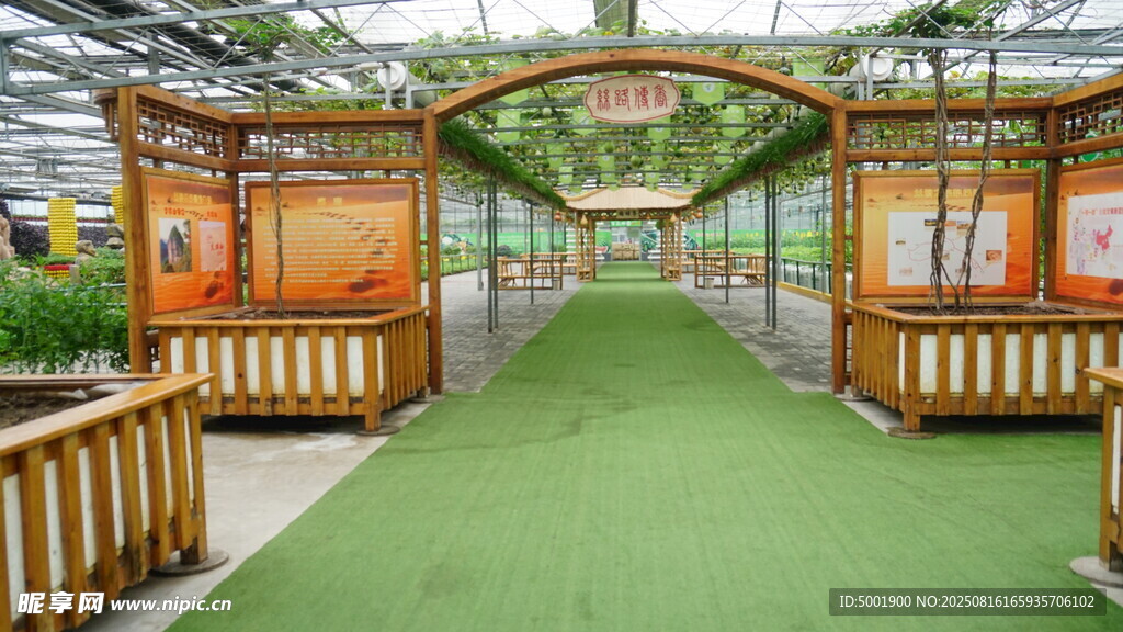 户外木质花卉主题景观道