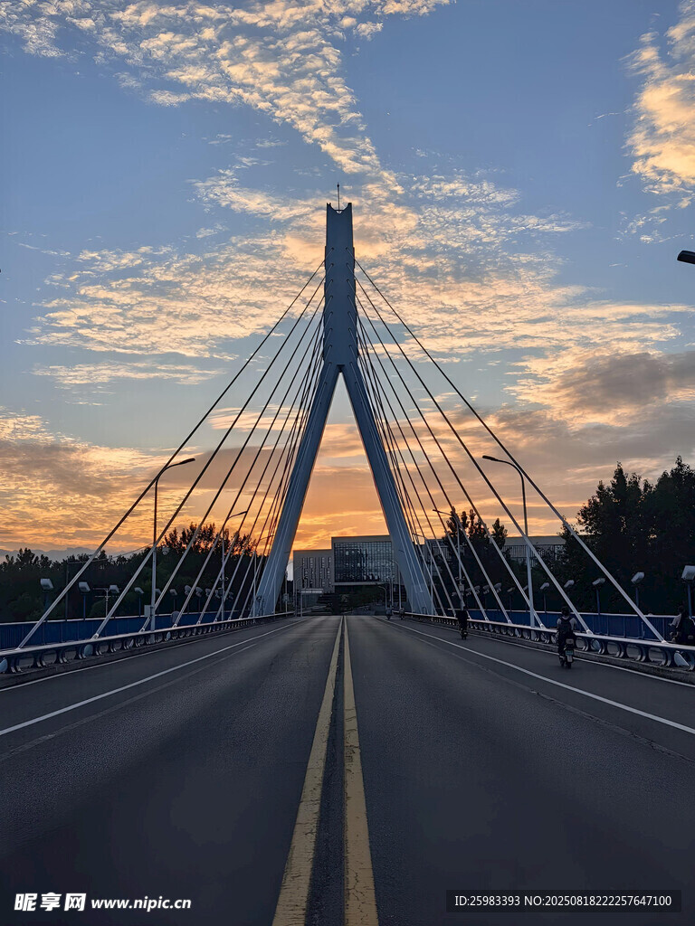 桥梁日落