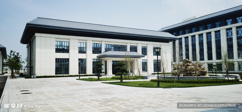 现代风格办公建筑外观