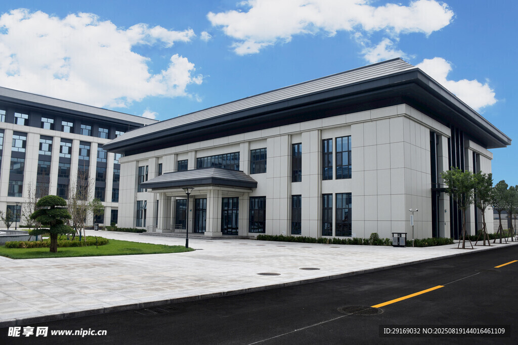 现代风格办公建筑外观