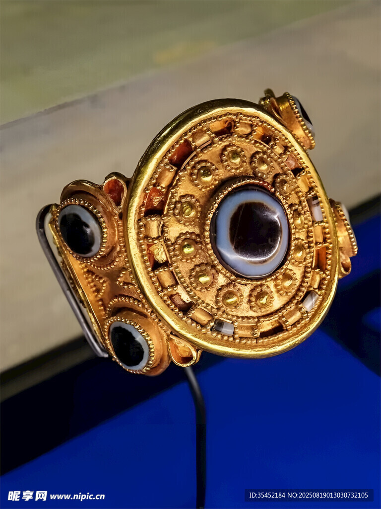 精美古式金戒指