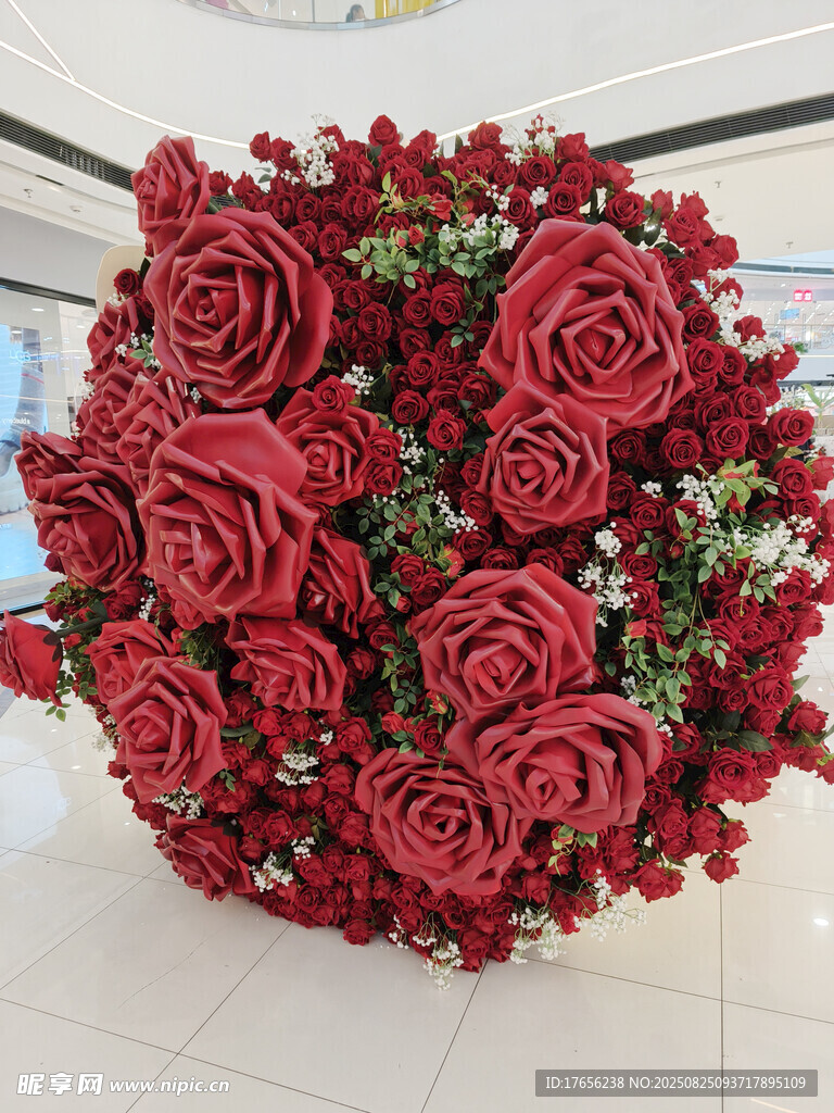 鲜艳红玫瑰花束