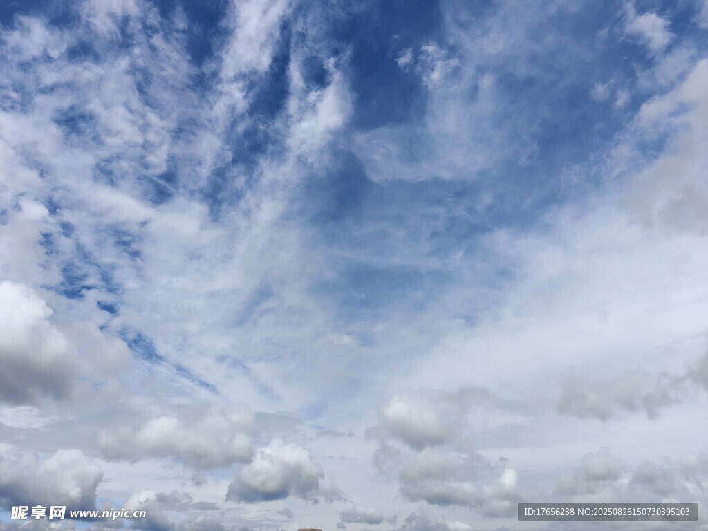 蓝天白云美景