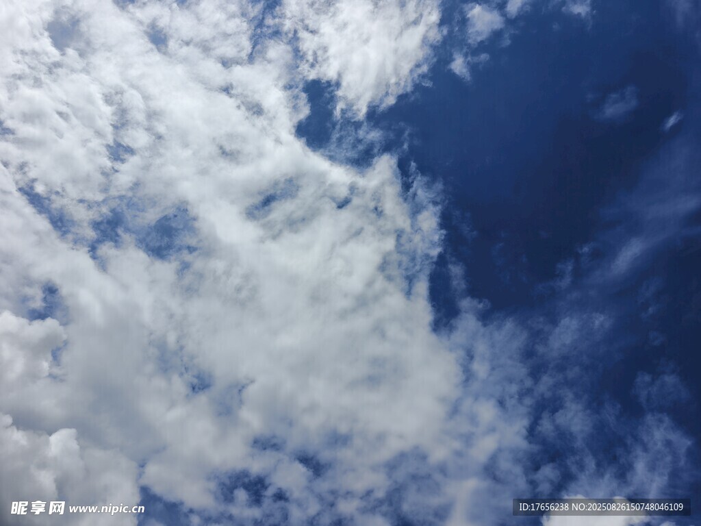 蓝天白云美景