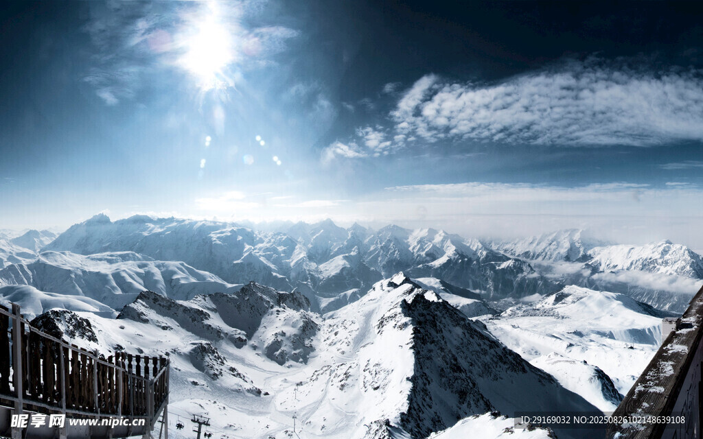 壮丽雪山景观