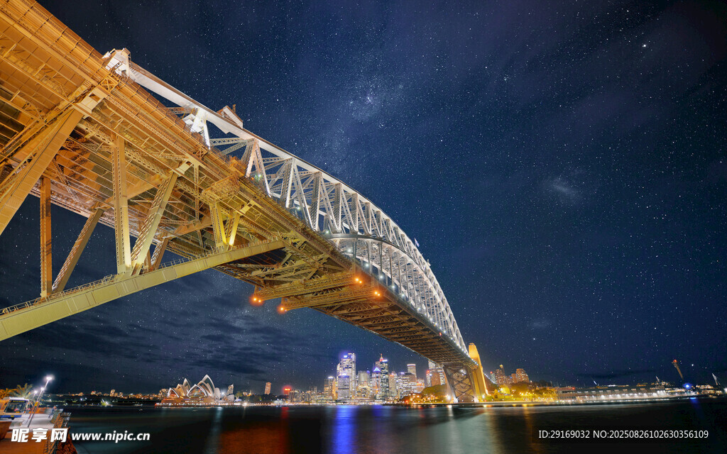 夜晚璀璨的桥梁夜景