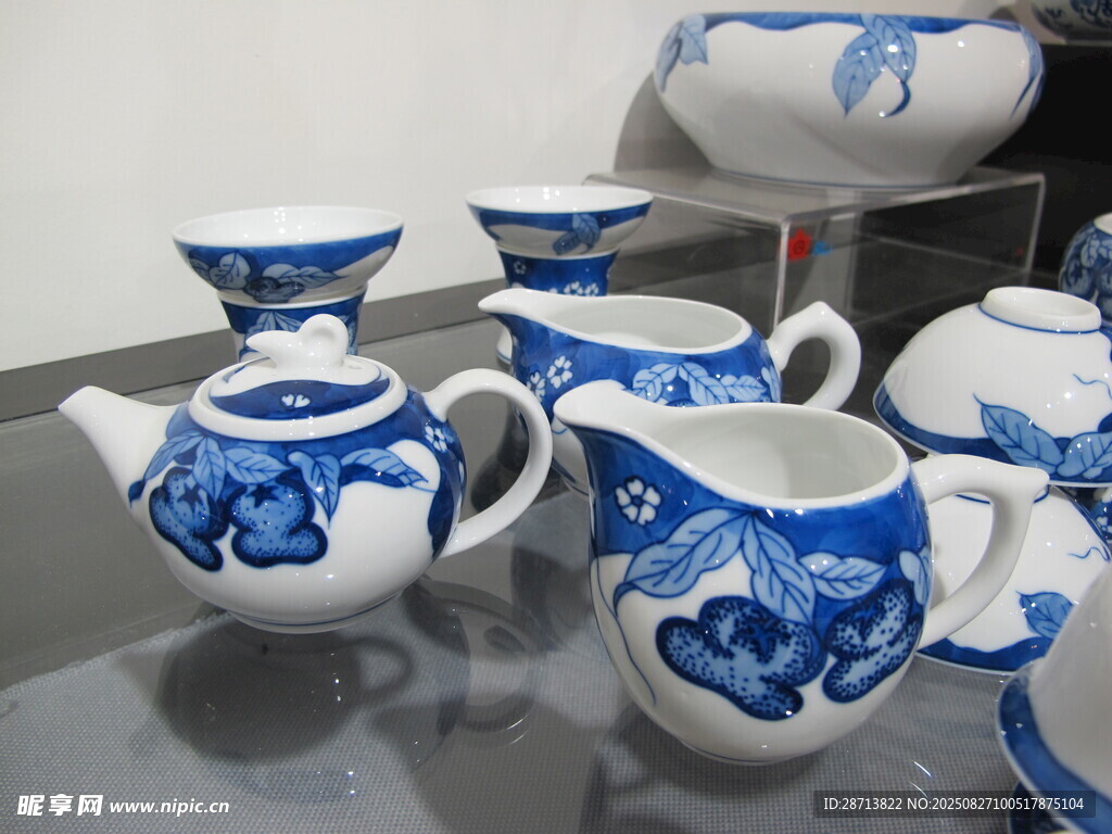 蓝白青花瓷茶具套装