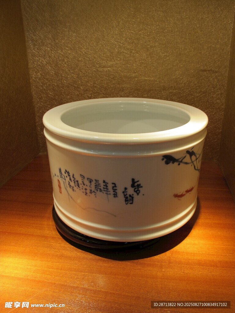 白色陶瓷罐 简约装饰