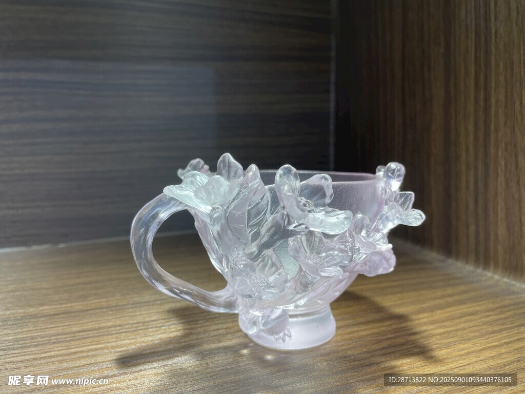 透明雕花玻璃水晶杯